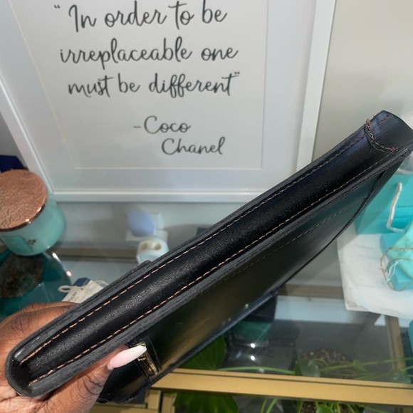 Rustico Leather Attaché Briefcase 💼🖤 - Picture 13 of 16